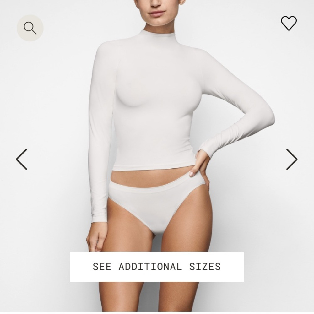 Skims turtle neck NWT size M